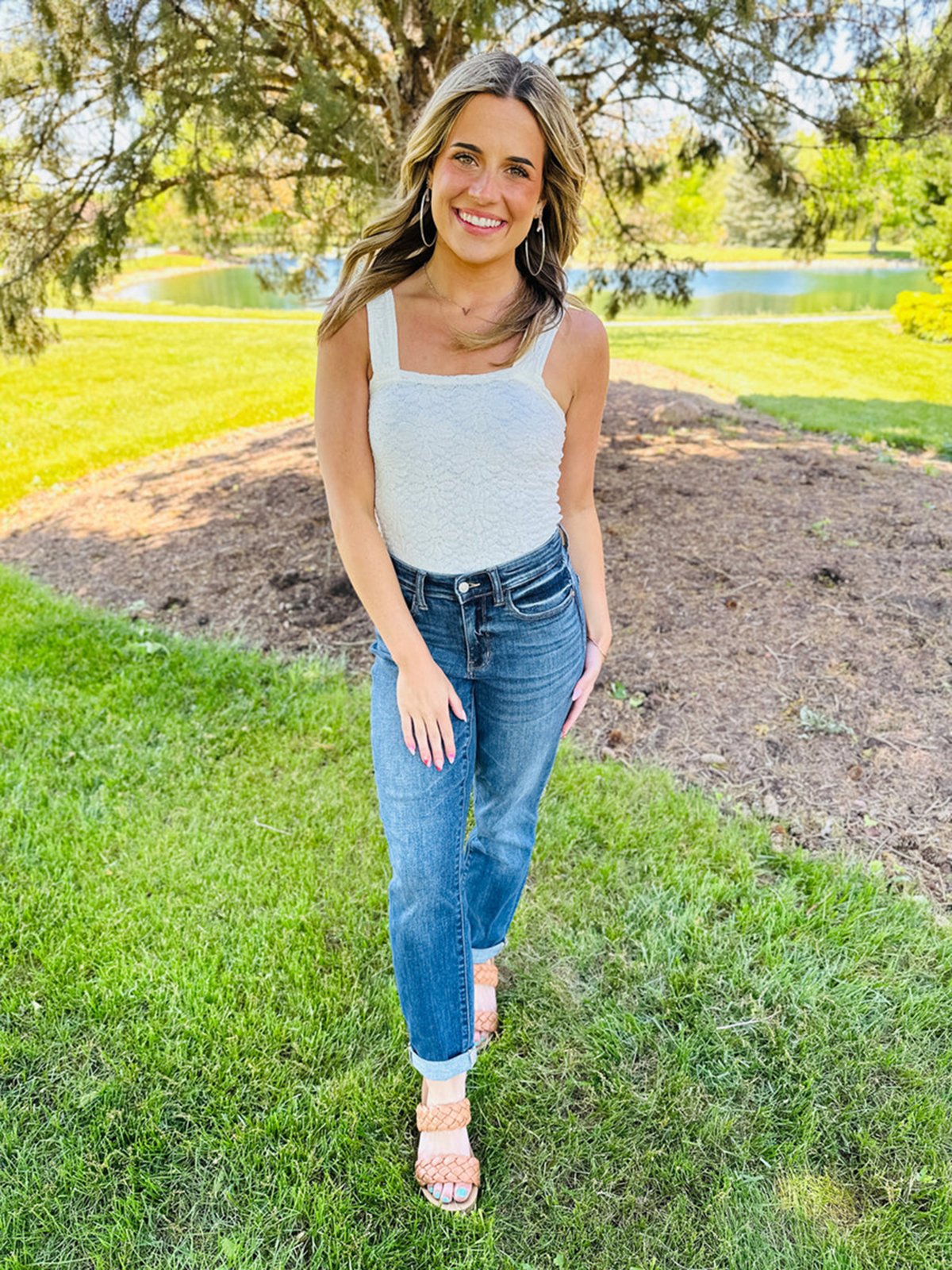 Bauchfreie Slim Fit Jeans mit Bündchen