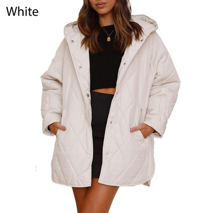 Trendige leichte Steppjacke mit Kapuze für Damen im Winter