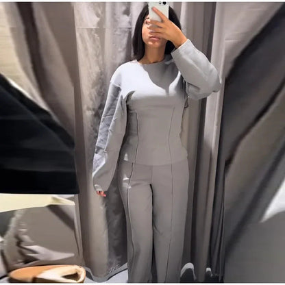 Damen Set: Slim-Fit Sweatshirt und Weite Hose