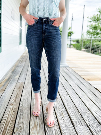 Bauchfreie Slim Fit Jeans mit Bündchen