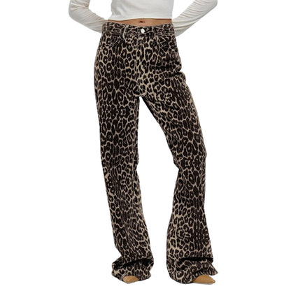 Trendige Freizeithose für Damen mit Leopardenmuster und Taschen